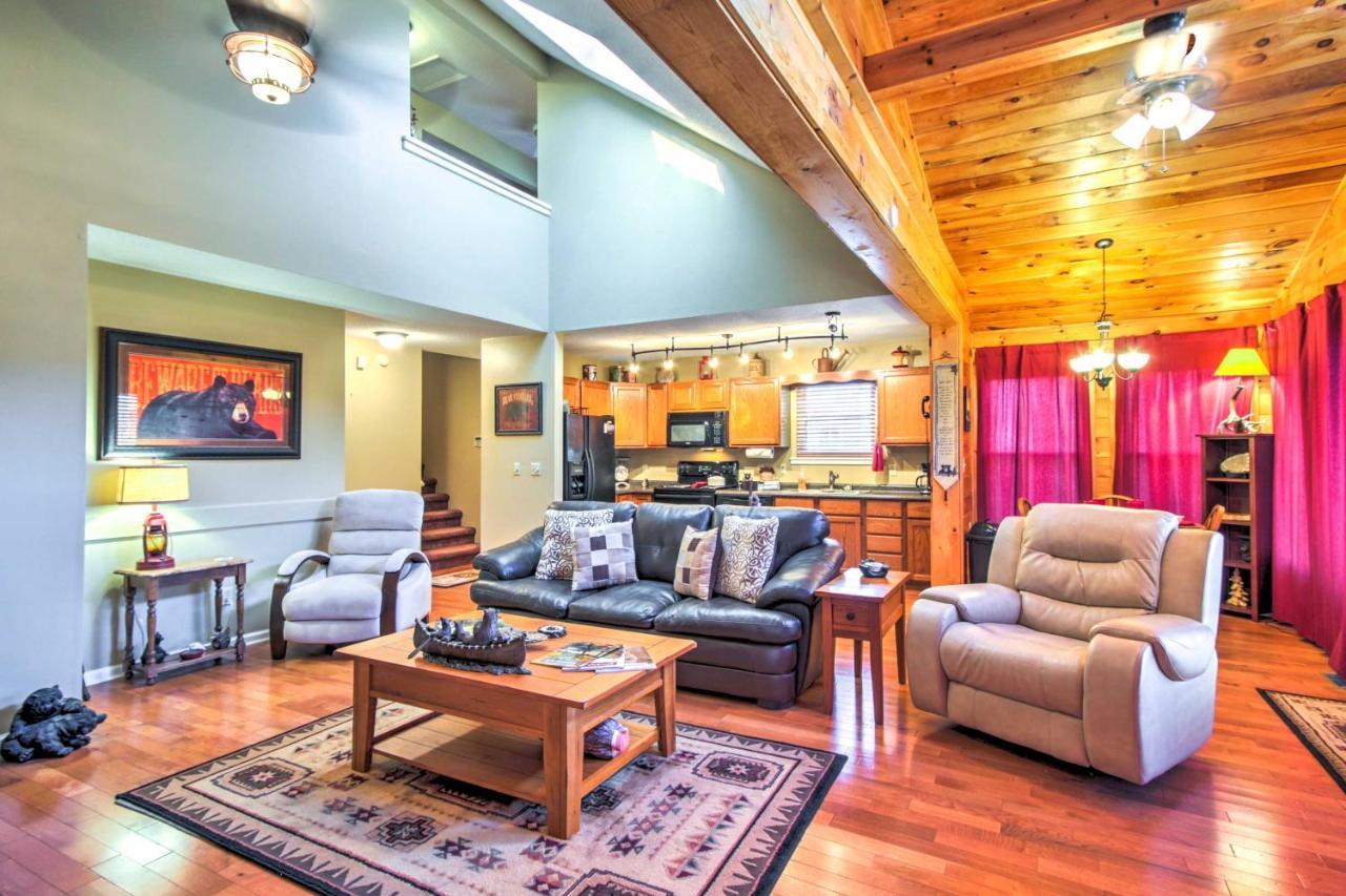Tree Top Dream Cabin With Hot Tub In Gatlinburg! Villa Exteriör bild
