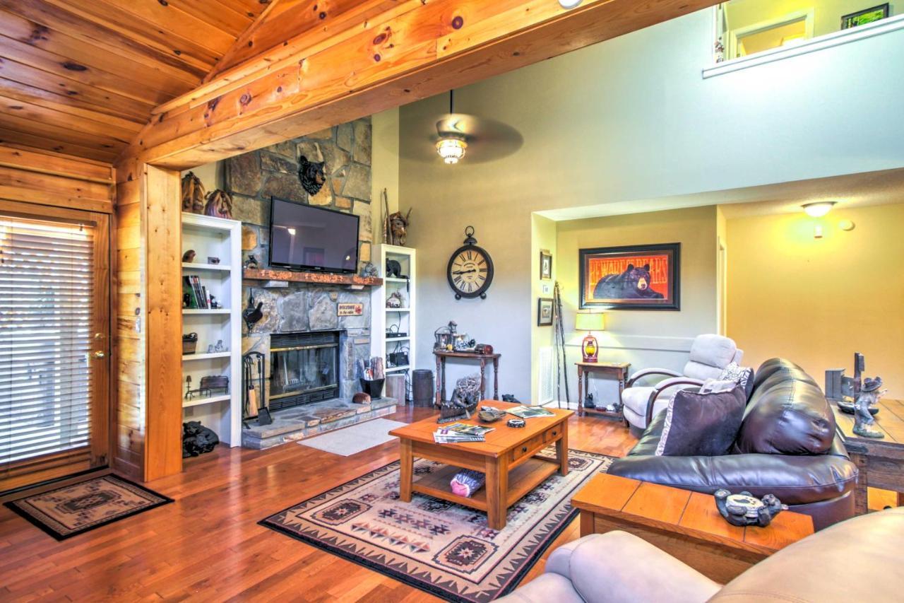 Tree Top Dream Cabin With Hot Tub In Gatlinburg! Villa Exteriör bild