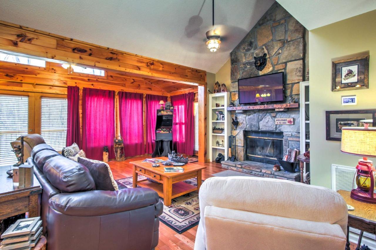 Tree Top Dream Cabin With Hot Tub In Gatlinburg! Villa Exteriör bild
