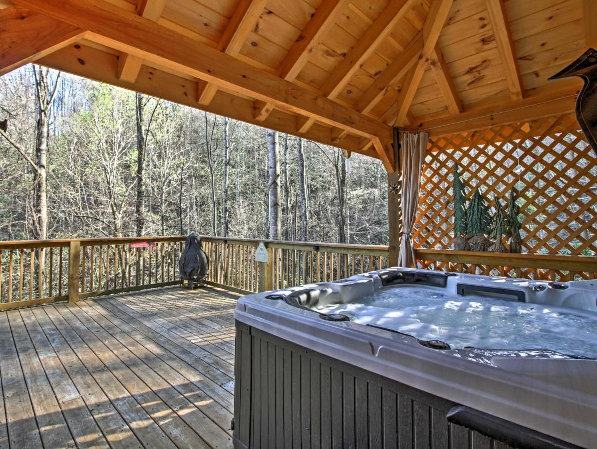 Tree Top Dream Cabin With Hot Tub In Gatlinburg! Villa Exteriör bild